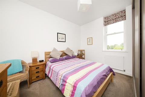 14 Mellor Close, Otley, LS21 2FB