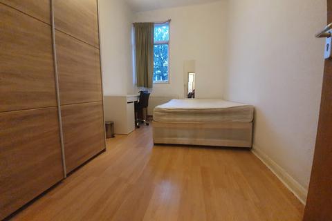 2 bedroom apartment to rent, Caledonian Road, London N1