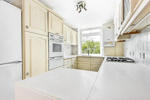 Flat 4, Belvedere Court Queens Road, Kingston Upon Thames, KT2 7SJ