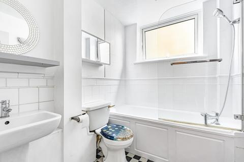 Flat 4, Belvedere Court Queens Road, Kingston Upon Thames, KT2 7SJ