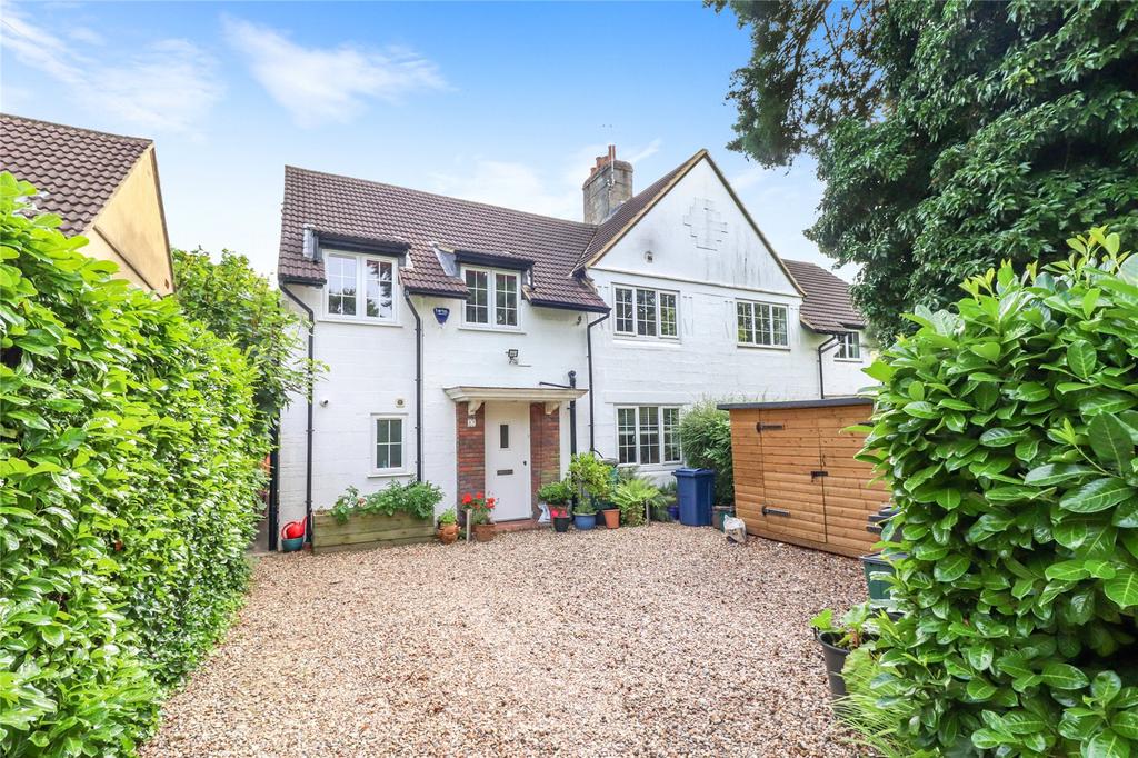 Elm Close, Amersham, Buckinghamshire... 4 bed semidetached house £
