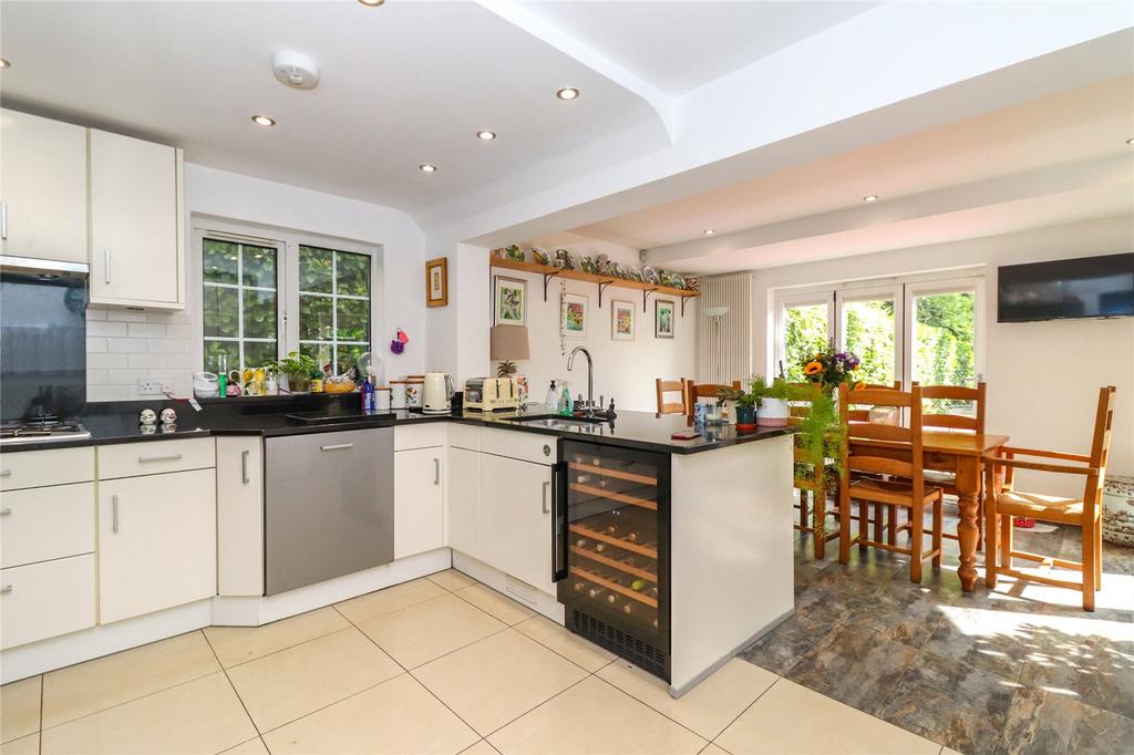 Elm Close, Amersham, Buckinghamshire... 4 bed semidetached house £