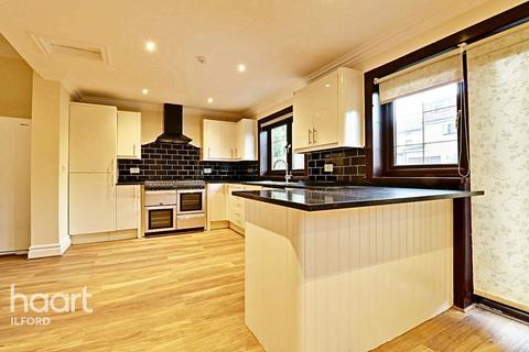 6 Courtland Avenue, Ilford, IG1 3DW