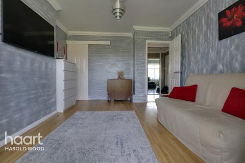4, Middlesborough House Kingsbridge Circus, Romford, RM3 8NJ