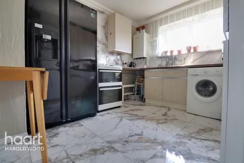 4, Middlesborough House Kingsbridge Circus, Romford, RM3 8NJ