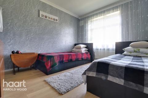 4, Middlesborough House Kingsbridge Circus, Romford, RM3 8NJ