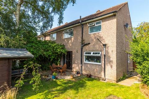 4 Bedford Mount, Leeds, LS16 6DP