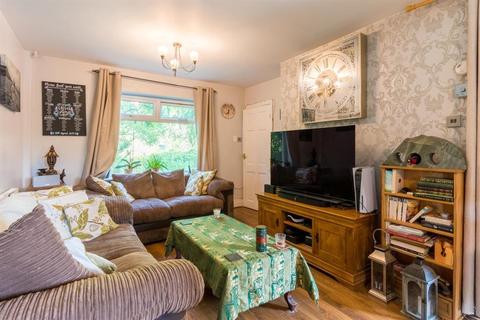 4 Bedford Mount, Leeds, LS16 6DP
