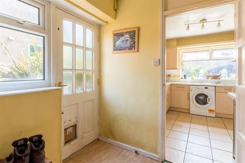 4 Bedford Mount, Leeds, LS16 6DP