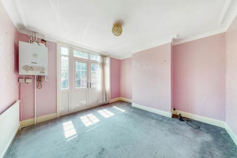 69 Manton Avenue, London, W7 2DY