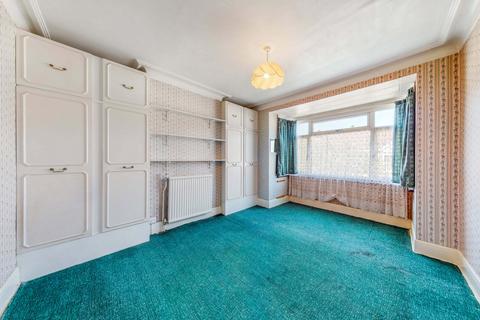 69 Manton Avenue, London, W7 2DY