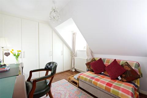 3 bedroom apartment for sale - Iver Court, Lenborough Road, Buckingham, Buckinghamshire, MK18