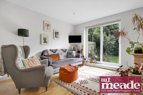 2 bedroom flat to rent, Rosegate House, Bow, E3