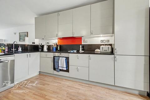2 bedroom flat to rent, West Parkside, LONDON