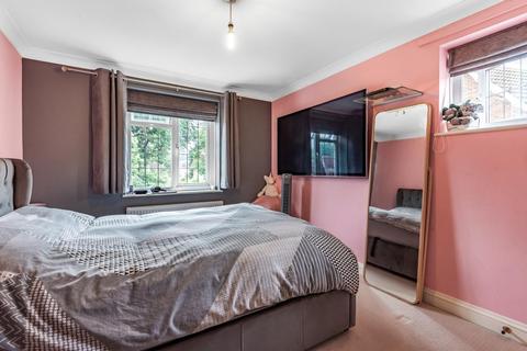 12 Convent Close, Beckenham, BR3 5GD