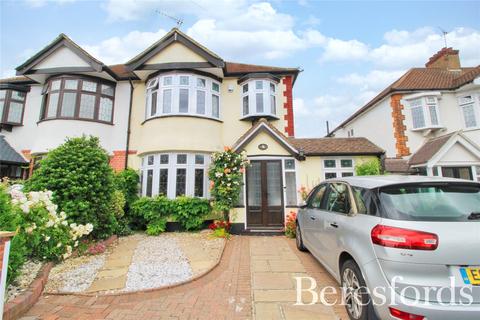 113 Springfield Gardens, Upminster, RM14 3ES