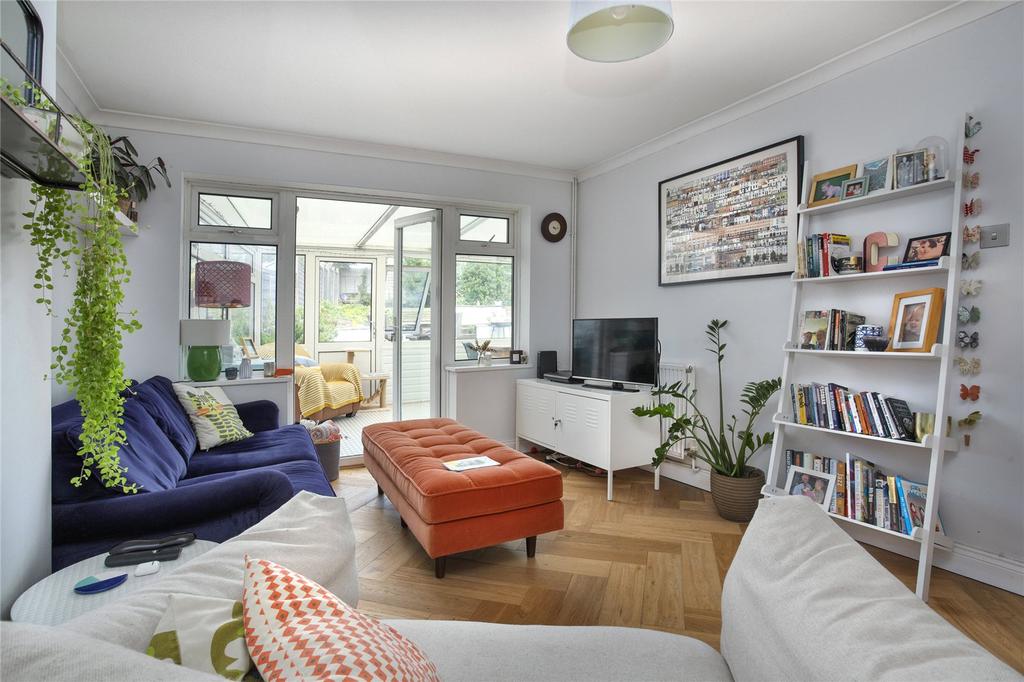 Gleton Avenue, Hove, East Sussex, BN3 4 bed semidetached house £475,000