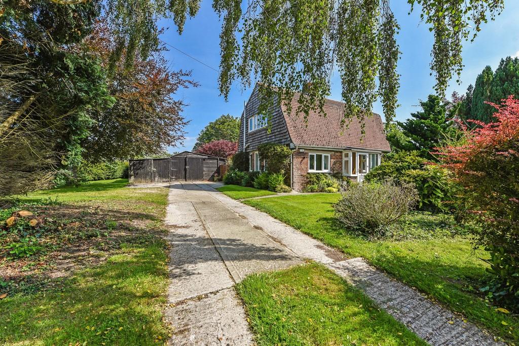 Rotten Row, Sidlesham 2 bed detached house £590,000