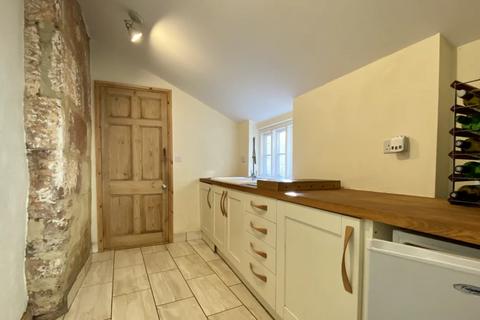 5 bedroom cottage to rent, Holmbush Cottage