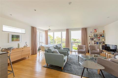 28, Marlowe House Kingsley Walk, Cambridge, CB5 8NY
