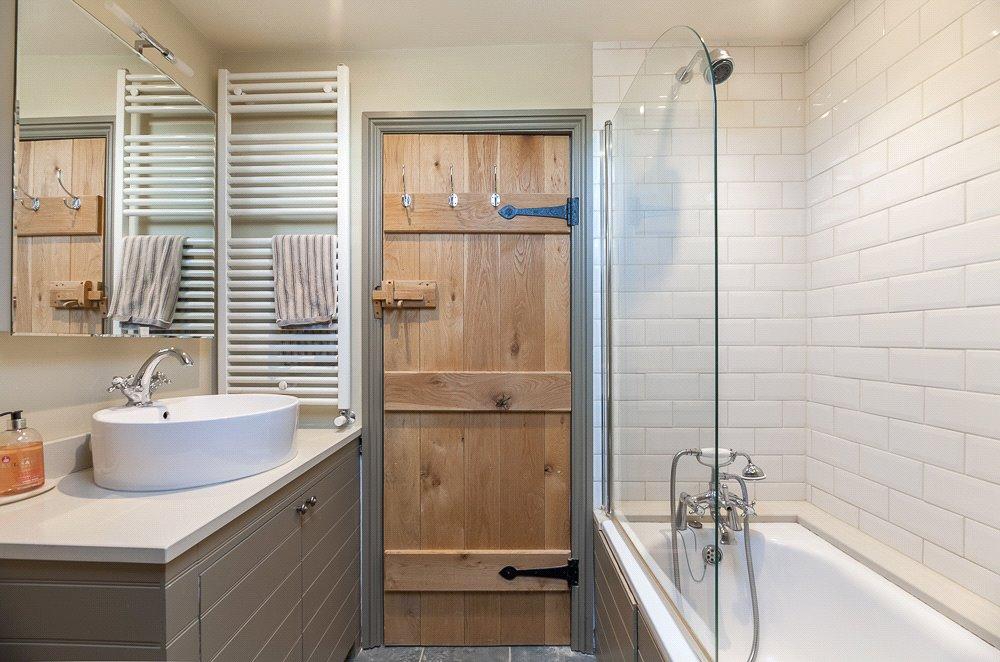 En Suite Bathroom