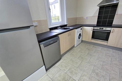 2 bedroom semi-detached house to rent, Clyde Avenue, Bothwell, Glasgow