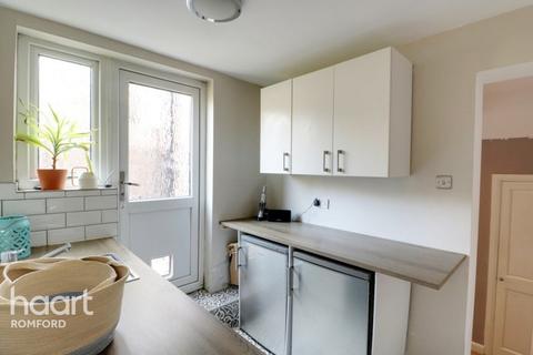 226 North Street, Romford, RM1 4QD