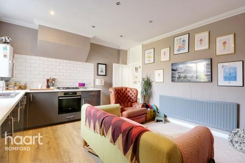 226 North Street, Romford, RM1 4QD