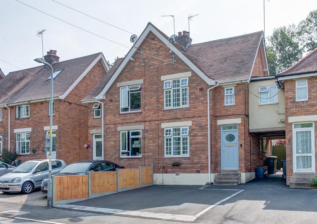 Enfield Road, Hunt End, Redditch B97 5NF 3 bed semidetached house £