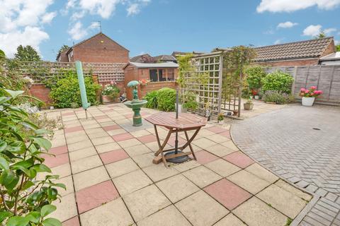 4 Carters Close, Clacton-on-sea, CO16 7AT
