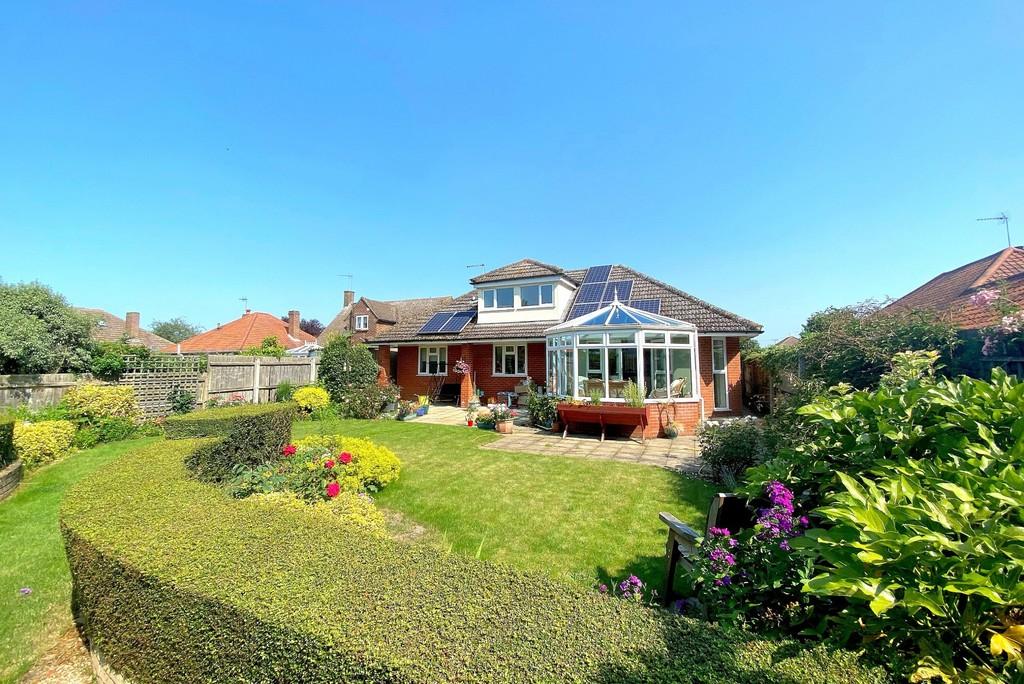 Chelsworth Avenue, Ipswich 5 bed chalet £550,000