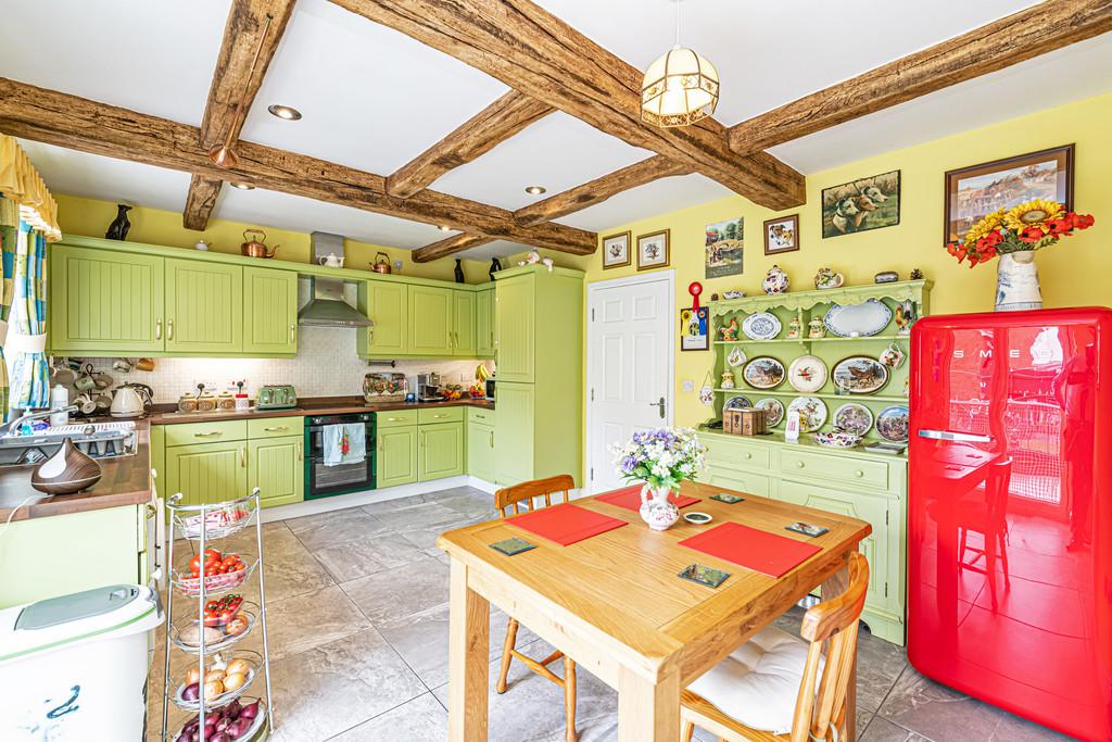 Kitchen / Dining room