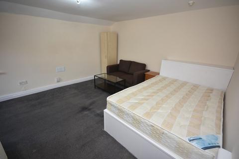 Studio to rent, Brook Road, Fallowfield Manchester. M14 6UE