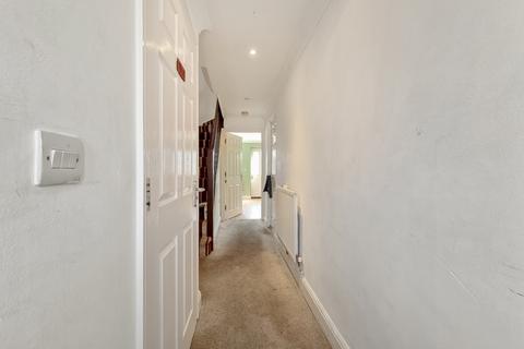 11 Pembroke Drive, Aveley, South Ockendon, RM15 4HZ