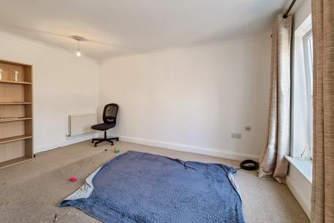 11 Pembroke Drive, Aveley, South Ockendon, RM15 4HZ