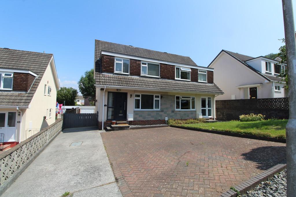 Grantham Close, Plympton 4 bed semidetached house £285,000
