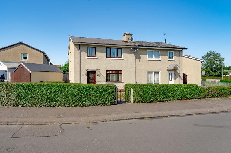 39 Leslie Crescent, Ayr, KA7 3BS 3 bed semidetached villa £145,000