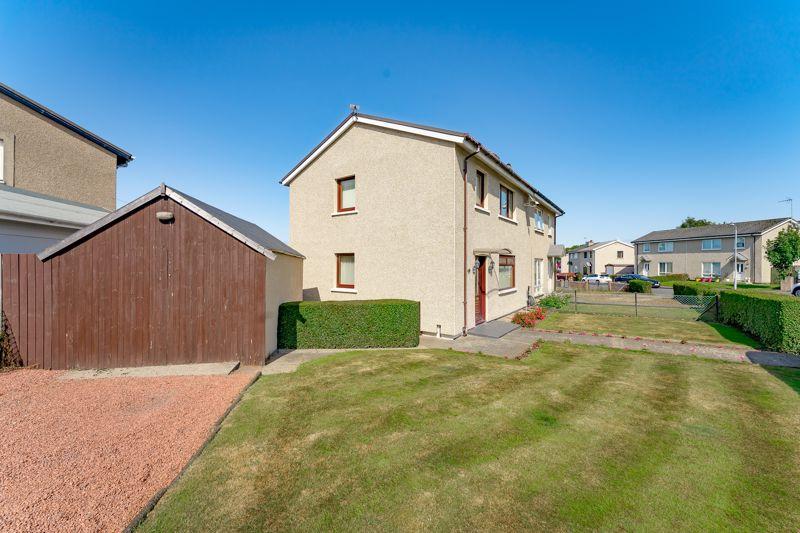 39 Leslie Crescent, Ayr, KA7 3BS 3 bed semidetached villa £145,000