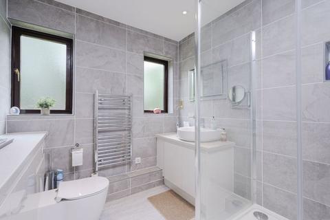 1, Beech Court The Warren, Oxshott, Leatherhead, KT22 0SB