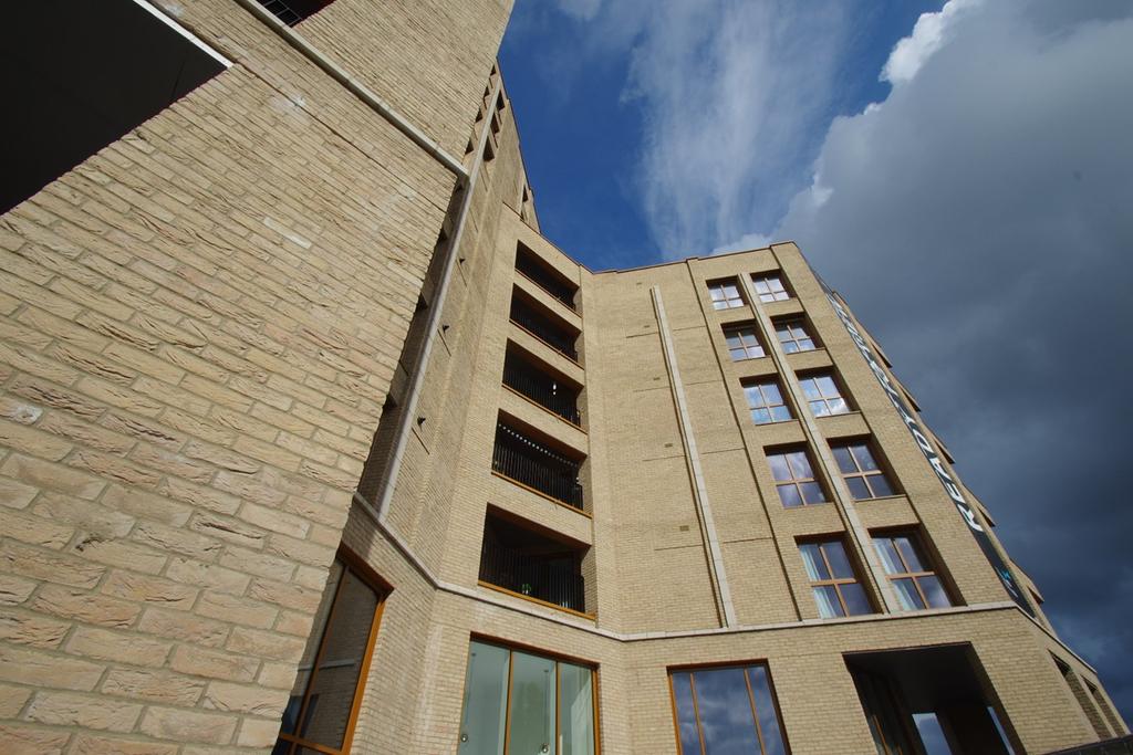Chiltern Court, Marri Street... 1 bed apartment £1,400 pcm (£323 pw)