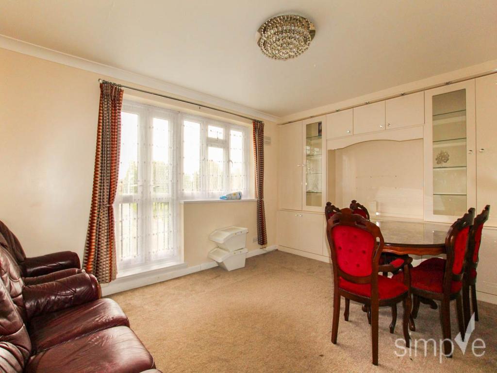 Owen Court, Owen Road, Hayes 2 bed flat £1,400 pcm (£323 pw)
