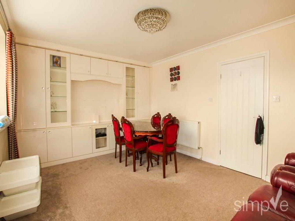 Owen Court, Owen Road, Hayes 2 bed flat £1,400 pcm (£323 pw)