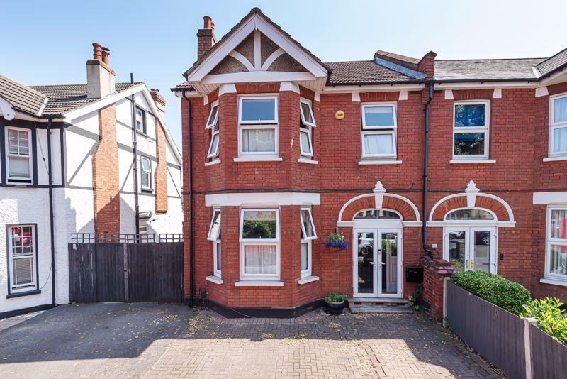 Park Lane, Wallington 4 bed semidetached house £625,000