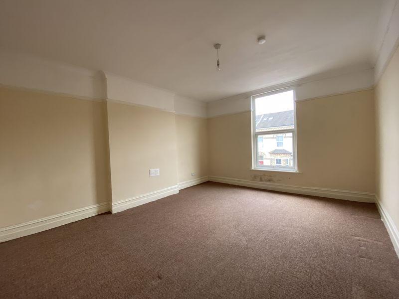 Rossett Road, Crosby 2 bed apartment £650 pcm (£150 pw)