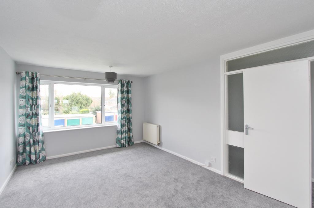 Cherwell Road, Keynsham, Bristol... 2 bed flat £925 pcm (£213 pw)