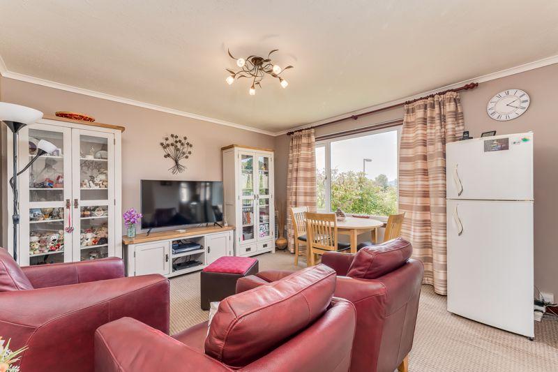 20 Stairlie Crescent, West Kilbride... 2 bed semidetached bungalow £