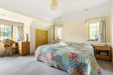 Ferndown Chase Lane, Haslemere, GU27 3AG