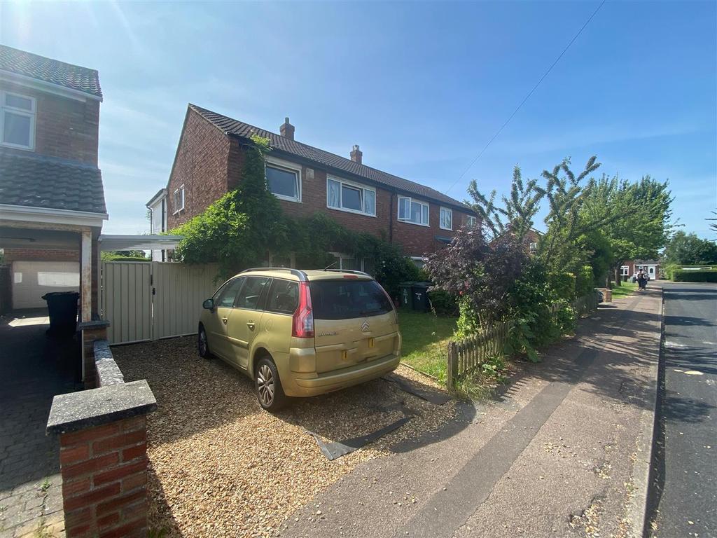 Bourne Road, Cambridge 4 bed semidetached house £2,400 pcm (£554 pw)