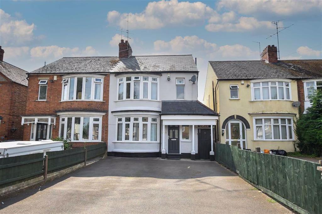 Eastfield Road, Wellingborough 3 bed semidetached house £259,950