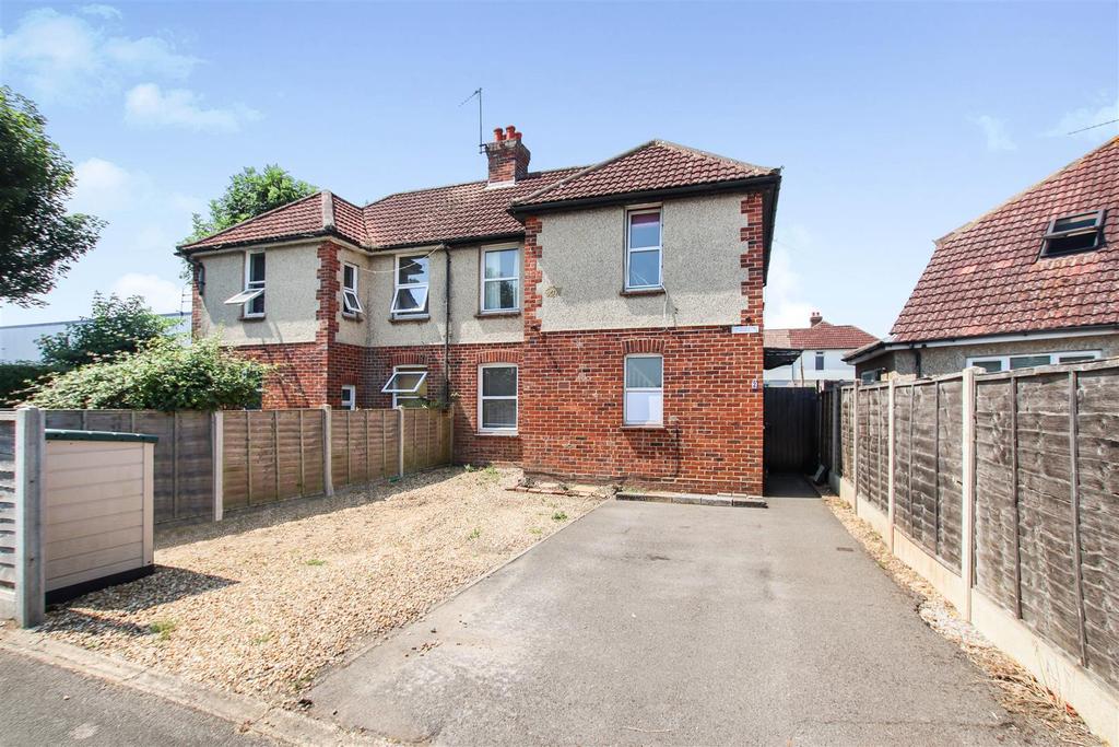 Salterns Estate, Fareham 3 bed semidetached house £300,000